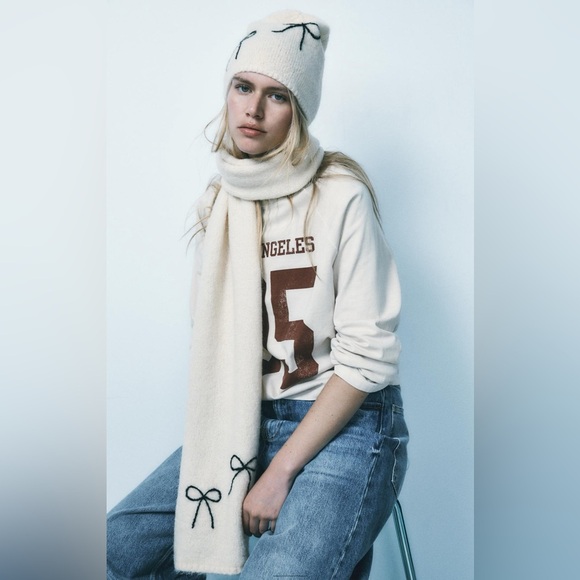 Zara Accessories - BNWT ZARA THICK KNIT BOW SCARF